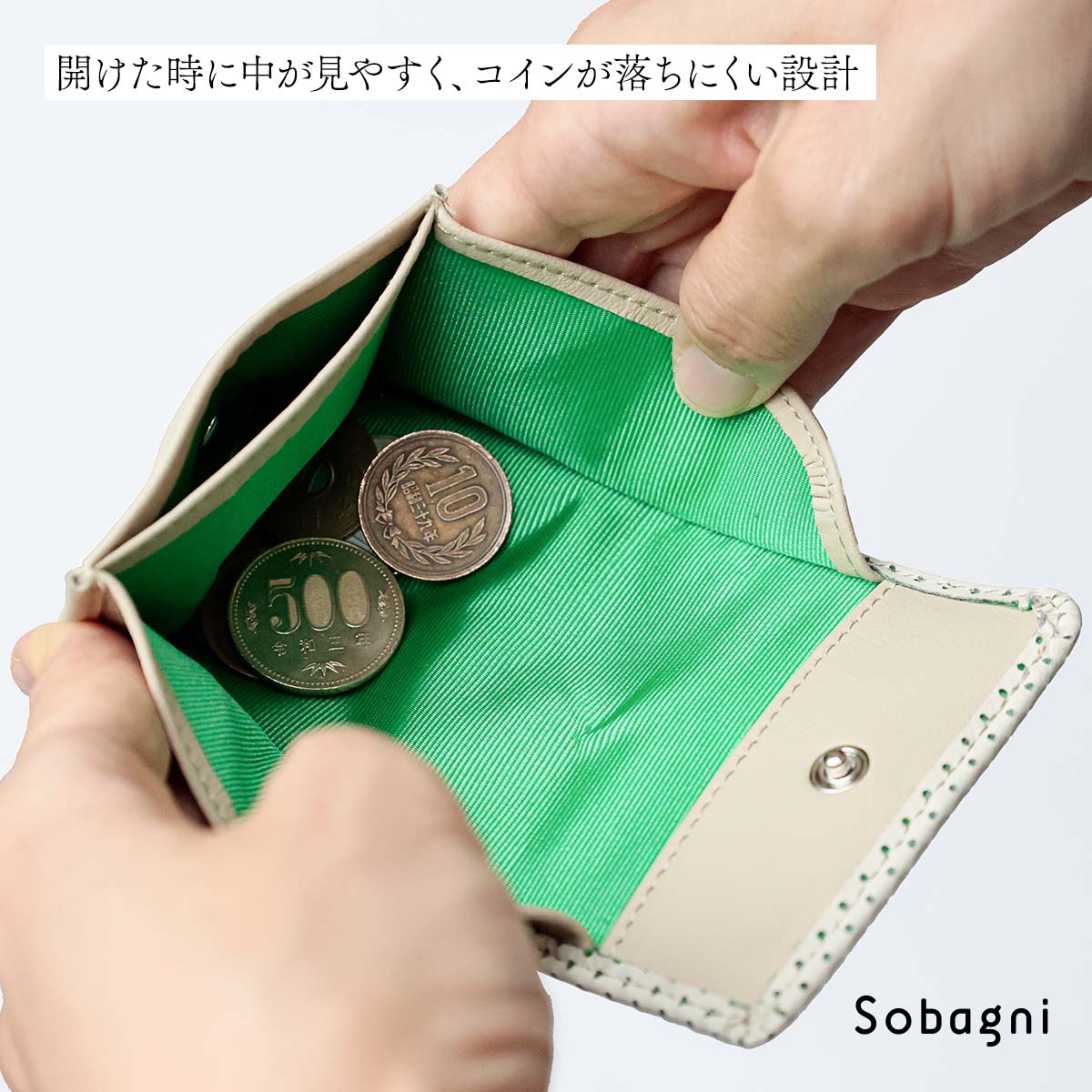 渋い深緑色の長財布です！小銭入れもあります